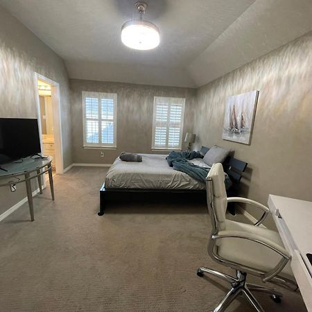 Royce Mini-Mansion With Heated Pool & Spa Houston Exterior foto