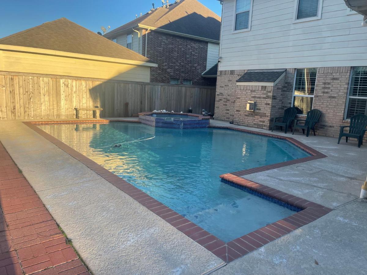 Royce Mini-Mansion With Heated Pool & Spa Houston Exterior foto